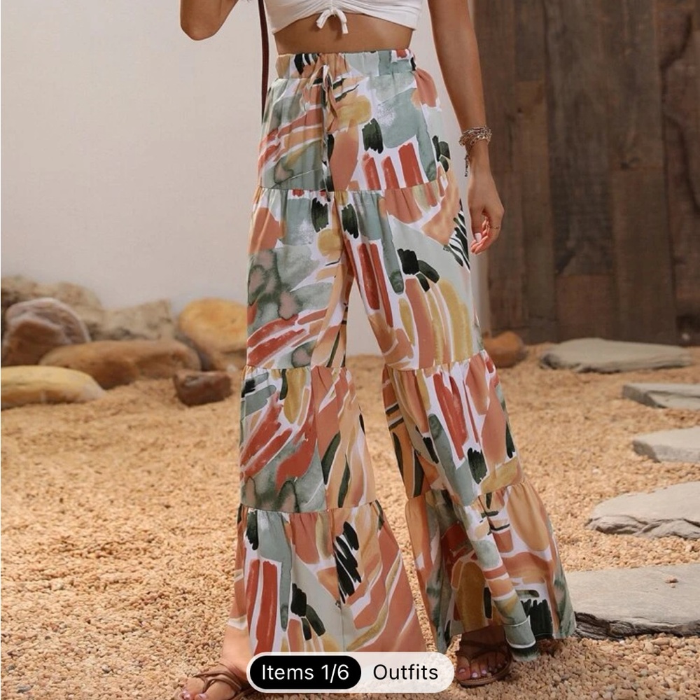 RUFFLE HEM WIDE LEGGED PANTS